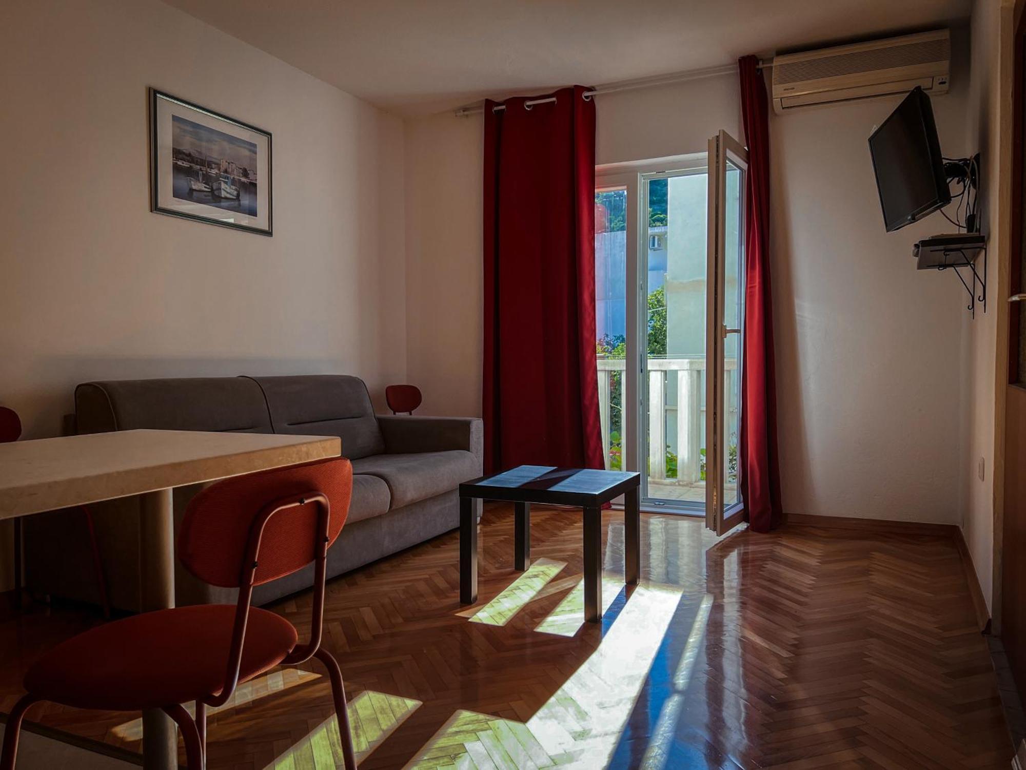 Appartement Pansion Palme à Drvenik  Extérieur photo
