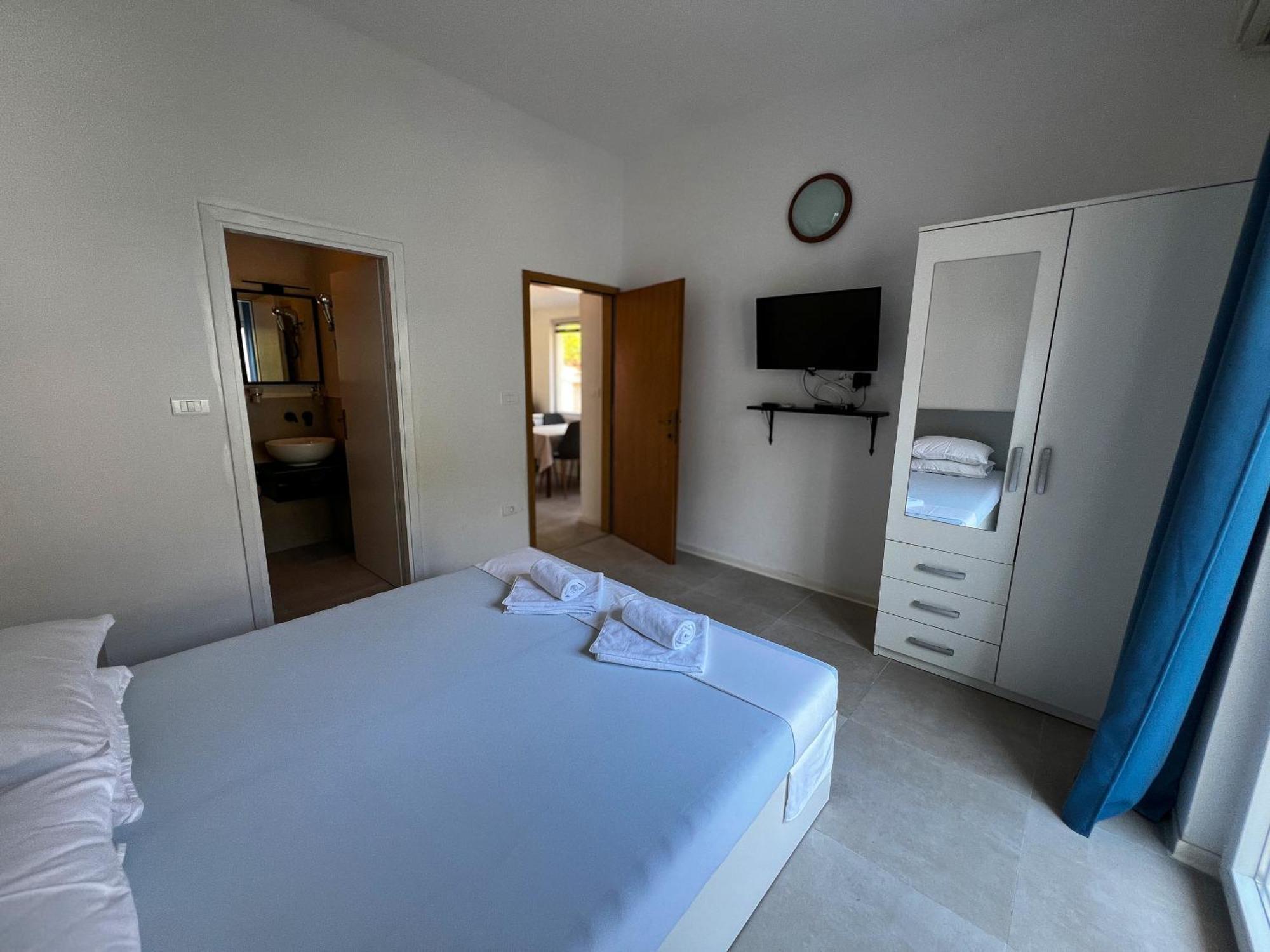 Appartement Pansion Palme à Drvenik  Extérieur photo